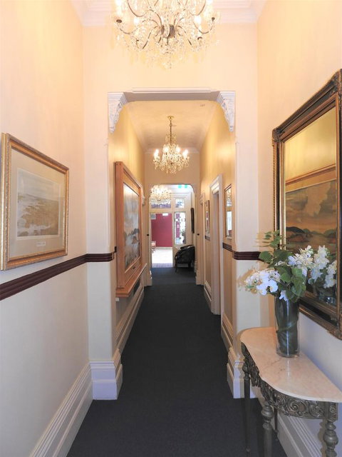 Manor Boutique Hotel Sydney - Kempsey Accommodation 2