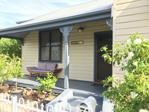 Caledonia Cottage - Kempsey Accommodation 5