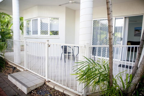 Nightcliff Foreshore Getaway - McKay Gardens - Kempsey Accommodation 4