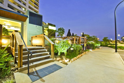 Nomikis\'On The Avenue - Kempsey Accommodation 2