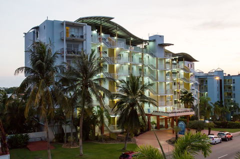Cullen Bay Resorts - Kempsey Accommodation 11