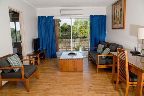 Cullen Bay Resorts - Kempsey Accommodation 4