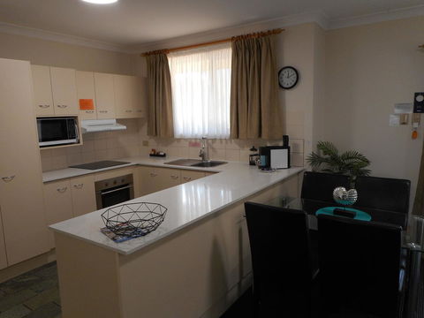 Beaches Serviced Apartments - Kempsey Accommodation 26