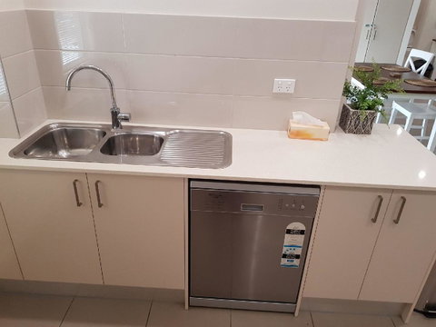 Darwin-Ocean Views, Tropical Getaway, Pool & Aircon - Kempsey Accommodation 12