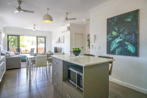 ZEN QUEST - The NOMADS PAD Near Nightcliff Markets & Sunset Foreshore - Kempsey Accommodation 24