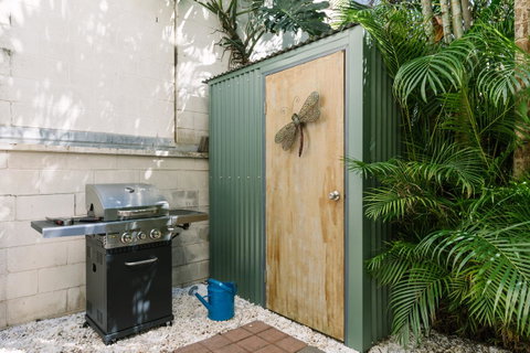 CitySide Apartment - 2 Bedroom With Private Courtyard - Kempsey Accommodation 12