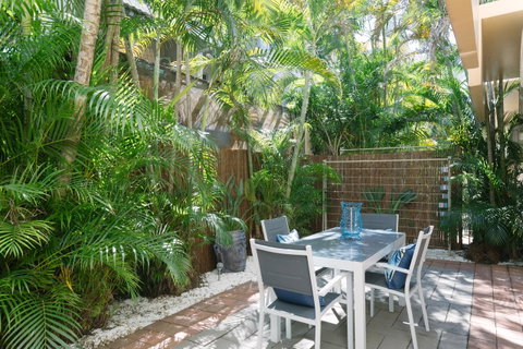 CitySide Apartment - 2 Bedroom With Private Courtyard - Kempsey Accommodation 13