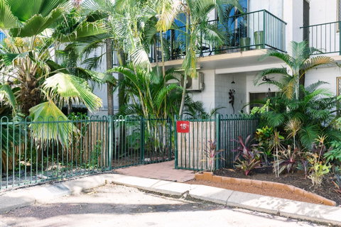 CitySide Apartment - 2 Bedroom With Private Courtyard - Kempsey Accommodation 6