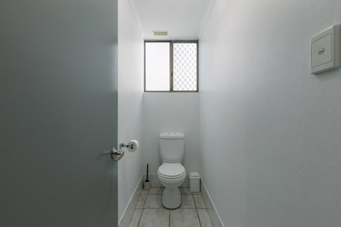 CitySide Apartment - 2 Bedroom With Private Courtyard - Kempsey Accommodation 20