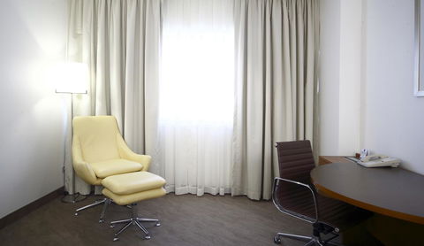 Novotel Canberra - Kempsey Accommodation 16