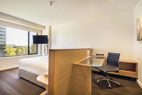 Crowne Plaza Canberra, An IHG Hotel - Kempsey Accommodation 34