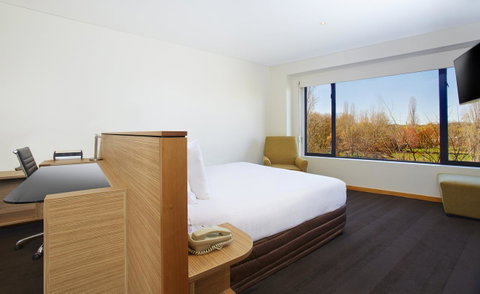 Crowne Plaza Canberra, An IHG Hotel - Kempsey Accommodation 41