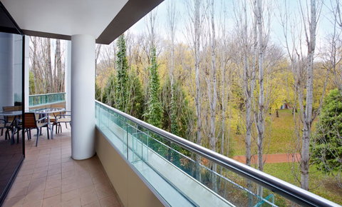 Crowne Plaza Canberra, An IHG Hotel - Kempsey Accommodation 12