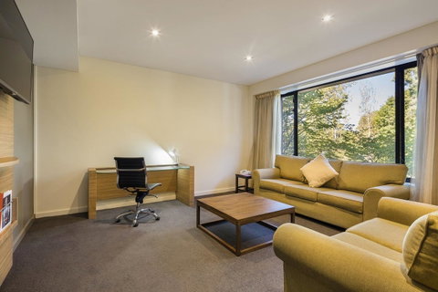 Crowne Plaza Canberra, An IHG Hotel - Kempsey Accommodation 37