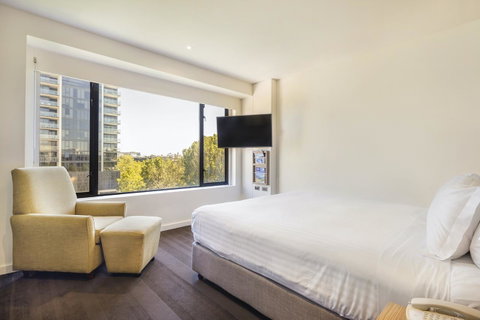 Crowne Plaza Canberra, An IHG Hotel - Kempsey Accommodation 21