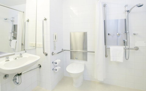 Crowne Plaza Canberra, An IHG Hotel - Kempsey Accommodation 24