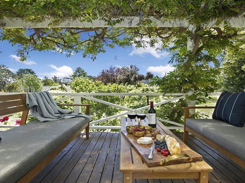Bourne Cottage - Perfect For All Seasons - Kempsey Accommodation 0
