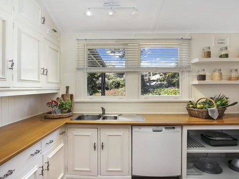 Bourne Cottage - Perfect For All Seasons - Kempsey Accommodation 2