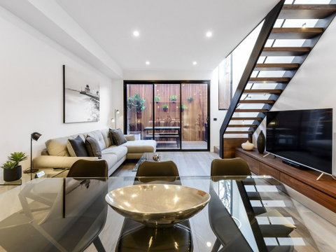 Boutique Stays - County Down, Contemporary Port Melbourne Home - Kempsey Accommodation 0