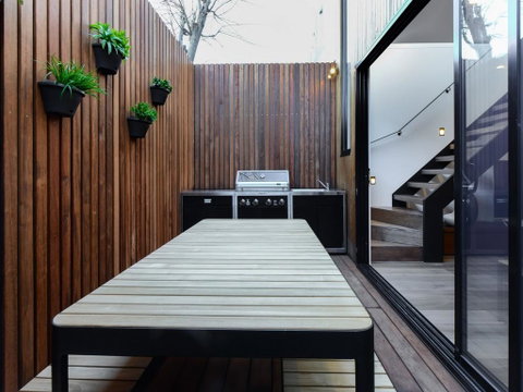 Boutique Stays - County Down, Contemporary Port Melbourne Home - Kempsey Accommodation 1