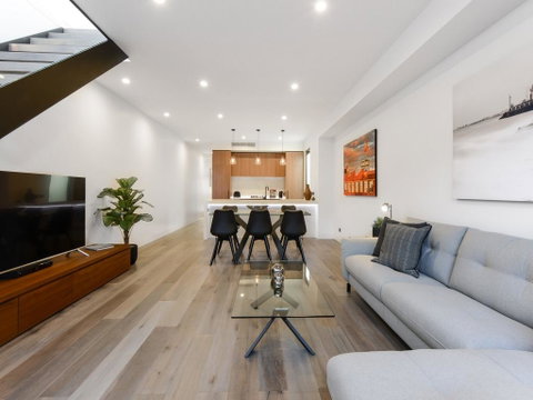 Boutique Stays - County Down, Contemporary Port Melbourne Home - Kempsey Accommodation 2