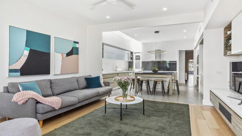 Boutique Stays - Victorian Vogue, Richmond House - Kempsey Accommodation 0