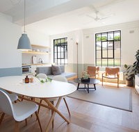 Boutique Sunlit Studio with Designer Furnishings - Kempsey Accommodation
