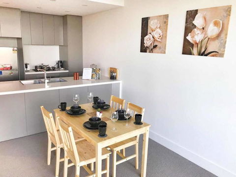 Brand New 2 Bed Apartment With Absolute Park View - Kempsey Accommodation 2