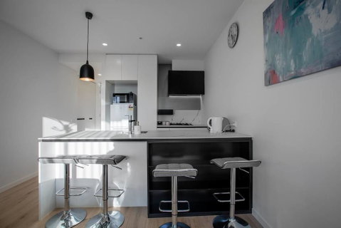 Brand New APT With Sea Views In Heart Of St Kilda - Kempsey Accommodation 3