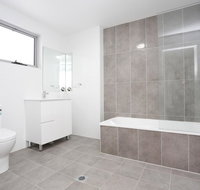 Brand new Family Friendly Apartment for 7 - Kempsey Accommodation