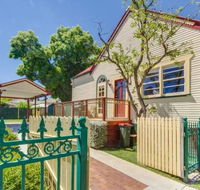Bright 3-bedroom apartment - Central Armidale - Kempsey Accommodation