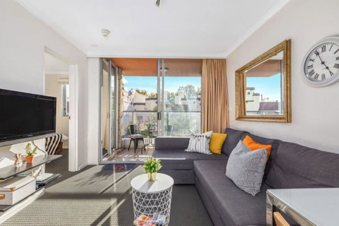 Bright Central Pad With Rooftop Pool, Gym & Parking - Kempsey Accommodation 0