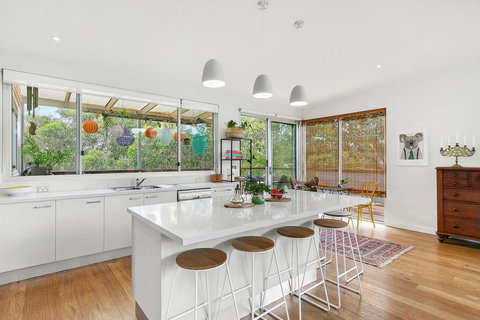 Bristlebird - Beach 650m, Pets, Fireplace, Linen, 4 Bdrm, WiFi - Kempsey Accommodation 1