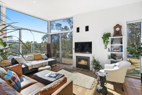Bristlebird - Beach 650m, Pets, Fireplace, Linen, 4 Bdrm, WiFi - Kempsey Accommodation 0