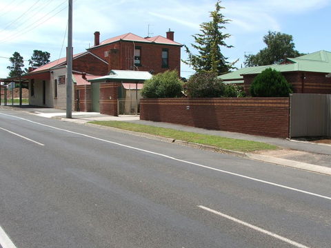Bristol House Accommodation - Kempsey Accommodation 0