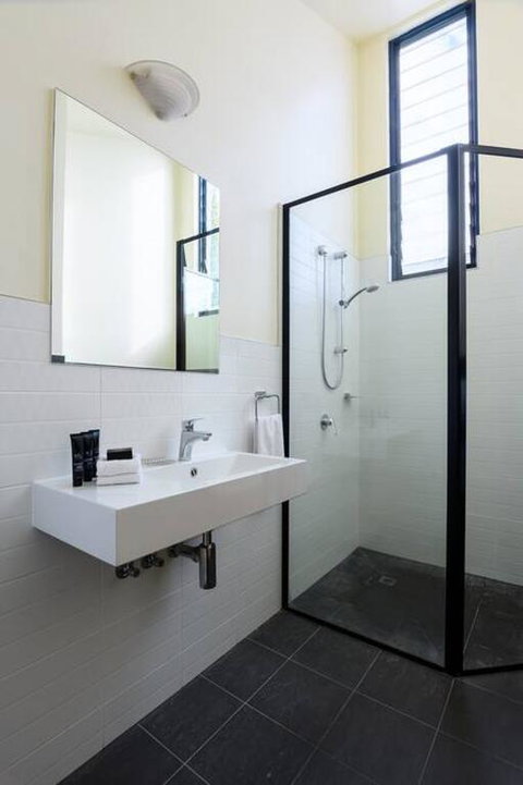 BROOKLYN Old Hat Factory Converted Warehouse - Kempsey Accommodation 3