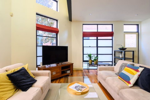 BROOKLYN Old Hat Factory Converted Warehouse - Kempsey Accommodation 0