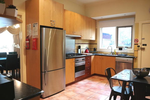 Brunswick Renaissance - Parking, Garden, Bath, Family - Kempsey Accommodation 1