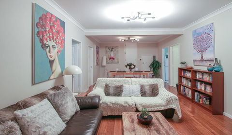 Bundeena Base Holiday Home - Kempsey Accommodation 1