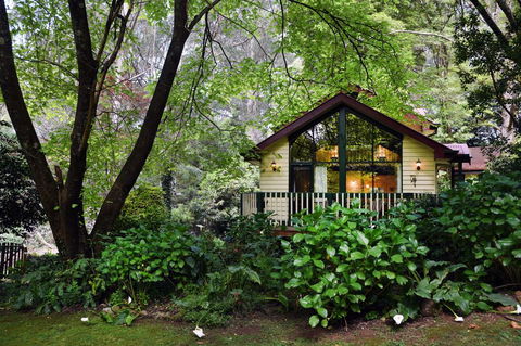 Cambridge Cottages - Kempsey Accommodation 0