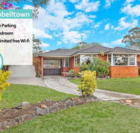 CAMPBELLTOWN HOLIDAY HOME 3 BED  FREE PARKING NCA039 - Kempsey Accommodation