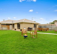 CAPEL Family Home large yard close to beach - Kempsey Accommodation