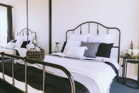Capitol Executive Apartment On London Circuit - Kempsey Accommodation 3
