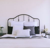 Capitol Executive Apartment on London Circuit - Kempsey Accommodation
