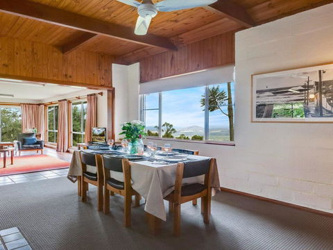 Captain's Lookout - Elevated Ocean Views, Rural Stay - Kempsey Accommodation 1