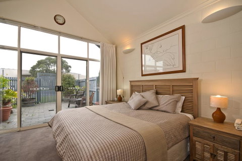 Captains At The Bay - Kempsey Accommodation 3