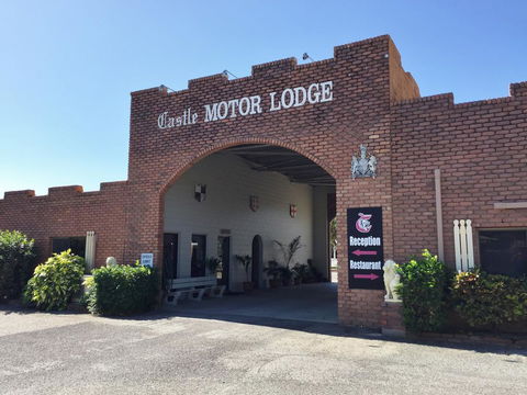 Castle Motor Lodge - Kempsey Accommodation 0