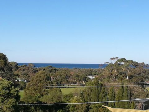 Castle Stay At Lakes Entrance - Kempsey Accommodation 1