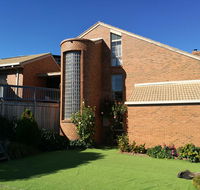 Castle stay at lakes entrance - Kempsey Accommodation