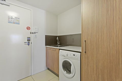 CBD Executive Apartments - Kempsey Accommodation 1